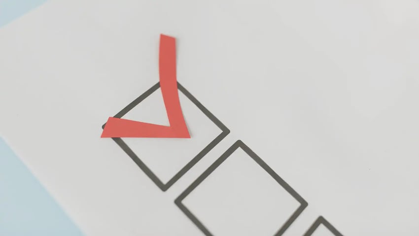 Learn the "conversation checklist” that helped one agent 4X their ROI - red check mark in a box